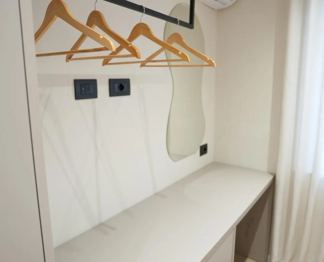 Huqi Luxury Apartments 1 티라나