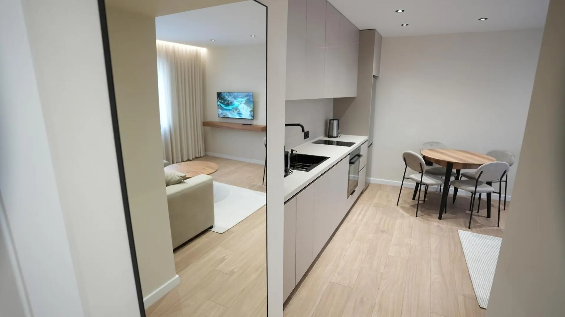 Huqi Luxury Apartments 1 티라나 0*,  알바니아